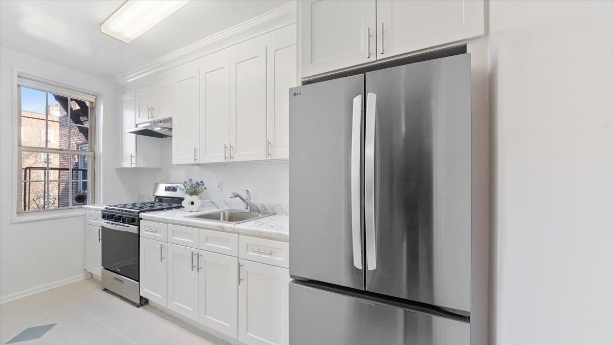 754 Bronx River Road B-52 Property Photo