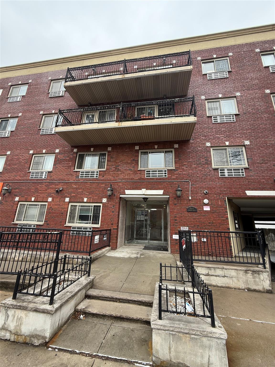 76-17 46 Avenue 4e Property Photo 1