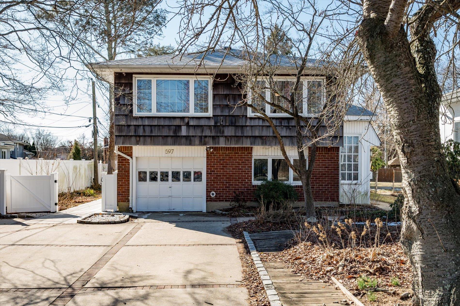 597 Old Bethpage Road Property Photo