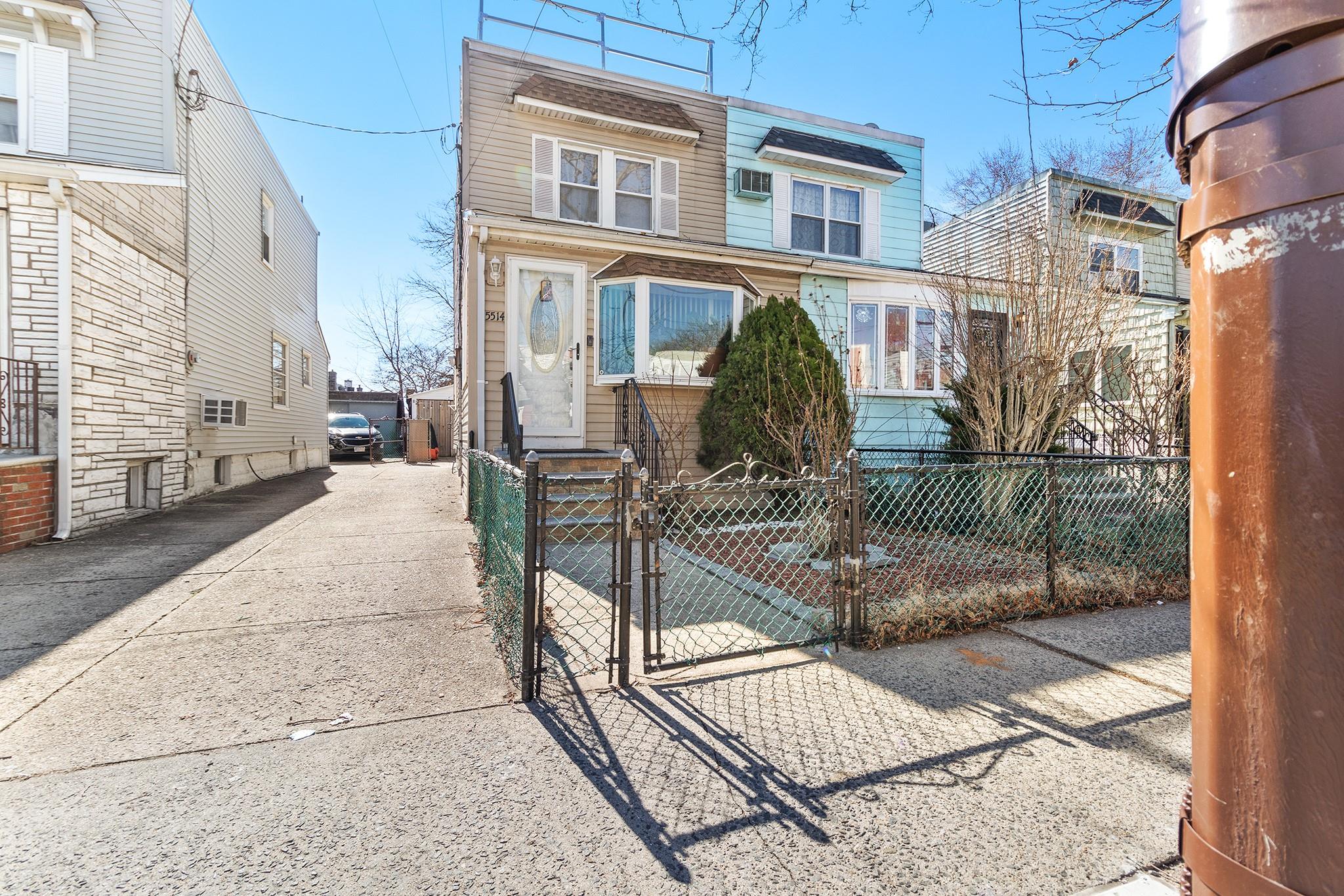 5514 Avenue L Property Photo