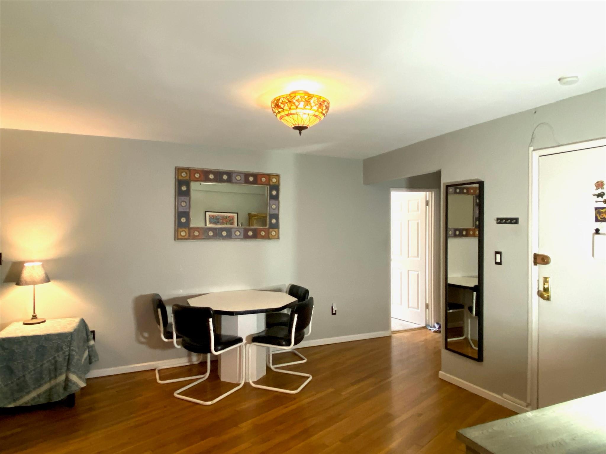111 S Centre Avenue 2-mm Property Photo 4