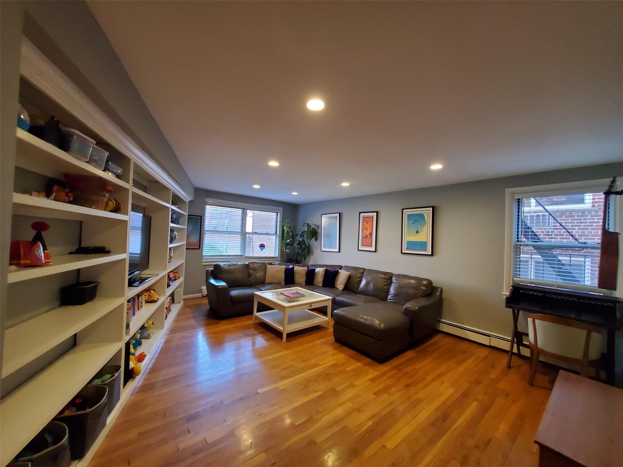 111 S Centre Avenue 2-mm Property Photo 6