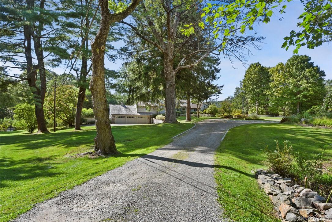 106 Old Stone Hill Road Property Photo 1