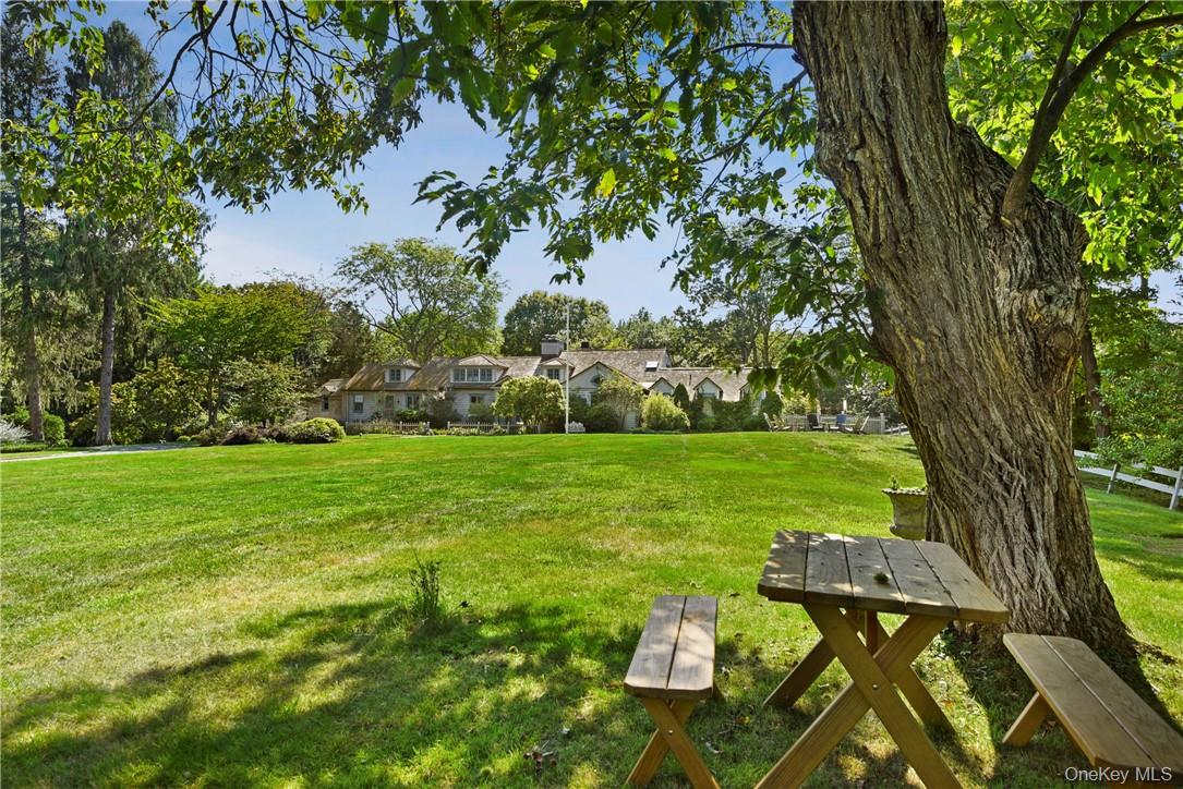 106 Old Stone Hill Road Property Photo 3
