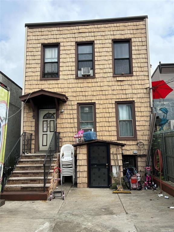 120 Kingsland Avenue Property Photo