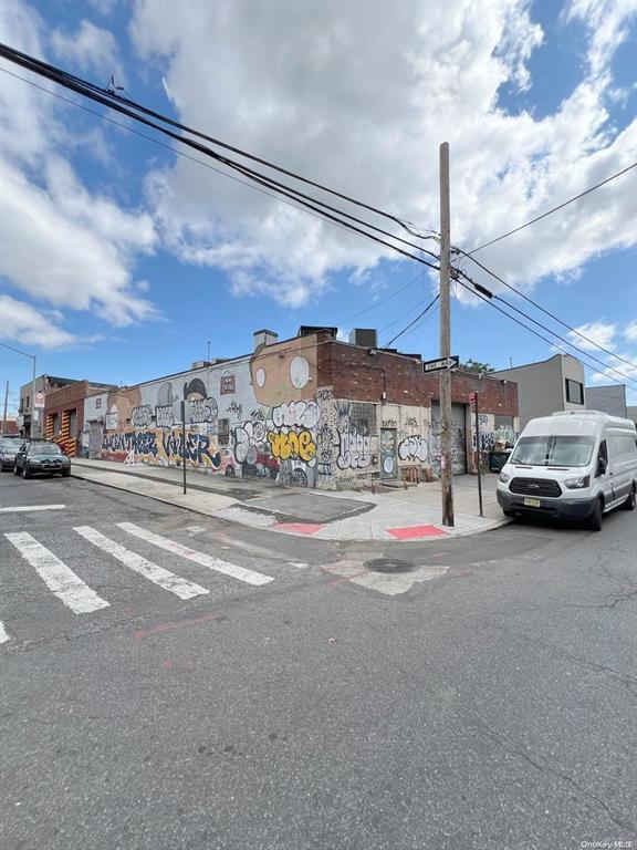 122 Kingsland Avenue Property Photo