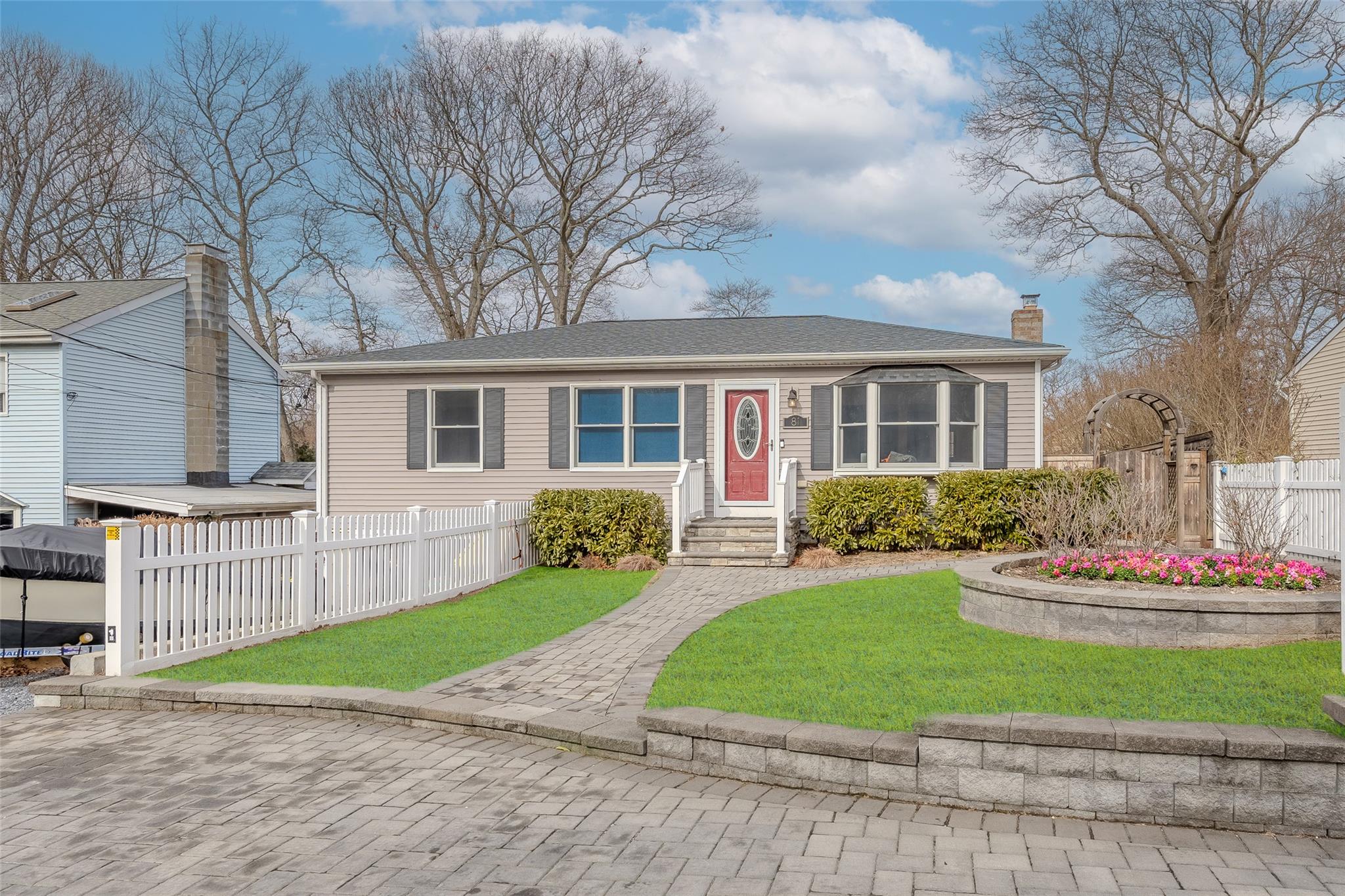 81 Queen Drive Property Photo
