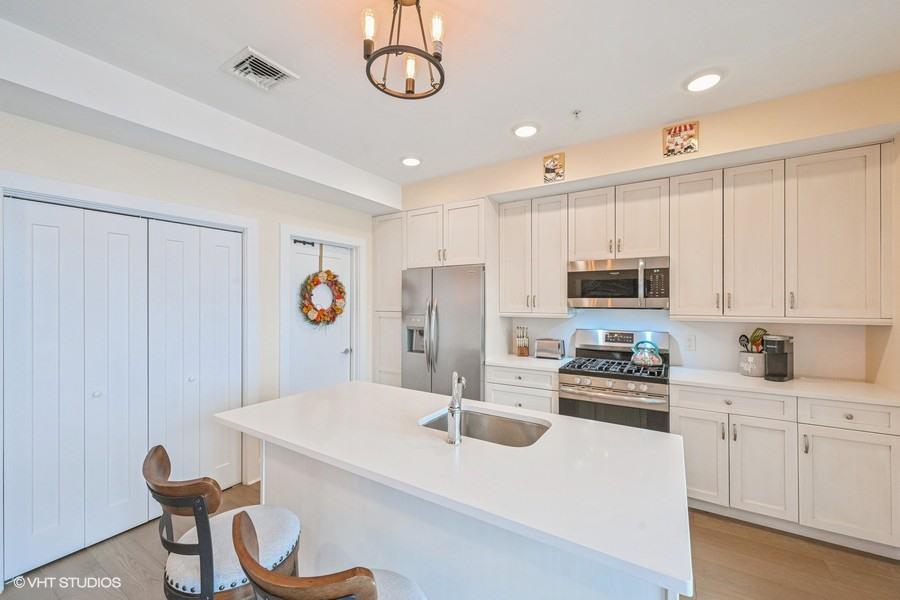311 Marina Pointe Drive H Property Photo 16