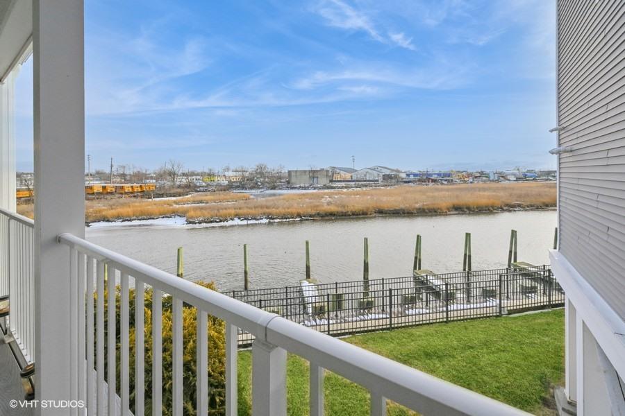 311 Marina Pointe Drive H Property Photo 27