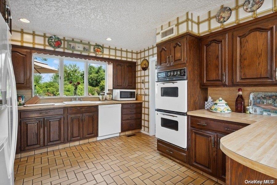 30 Thixton Drive Property Photo 13