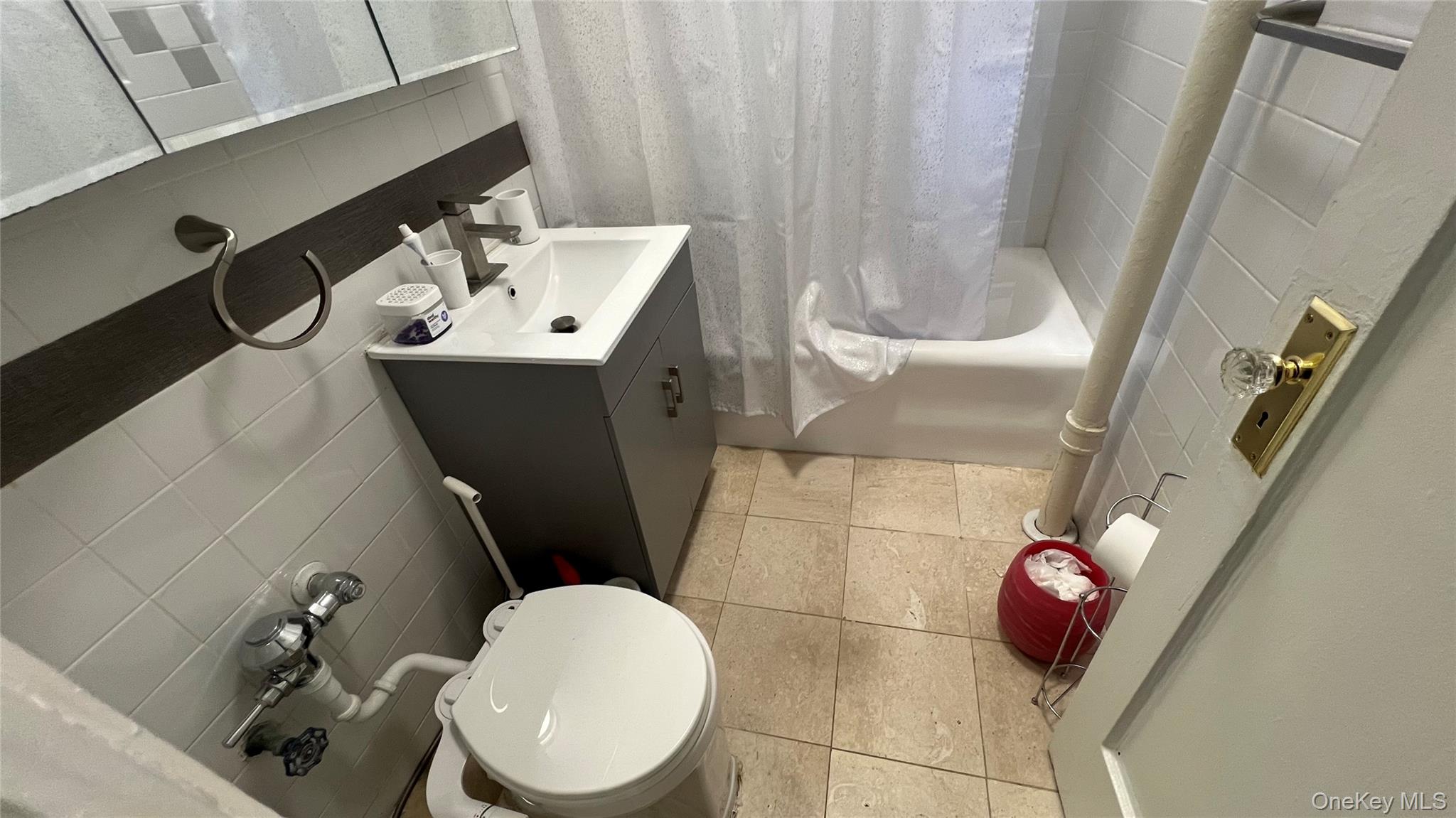 45-20 43 Street 2c Property Photo 6