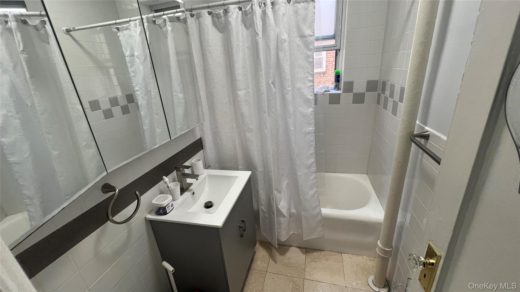 45-20 43 Street 2c Property Photo 9