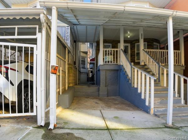 2448 Devoe Terrace Property Photo 3