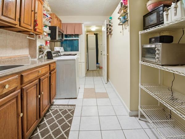2448 Devoe Terrace Property Photo 6