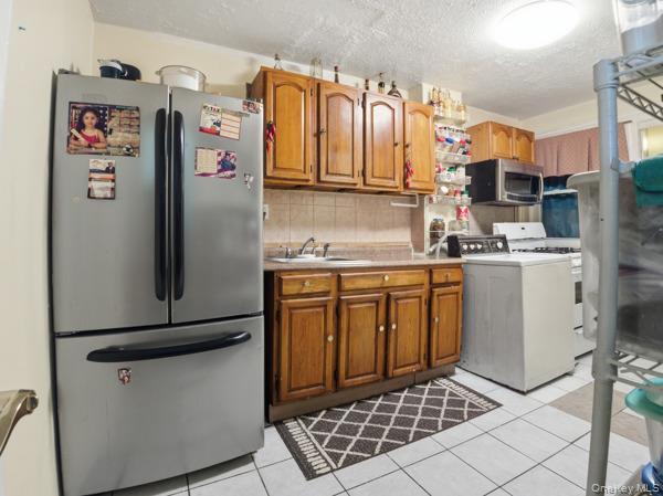 2448 Devoe Terrace Property Photo 7
