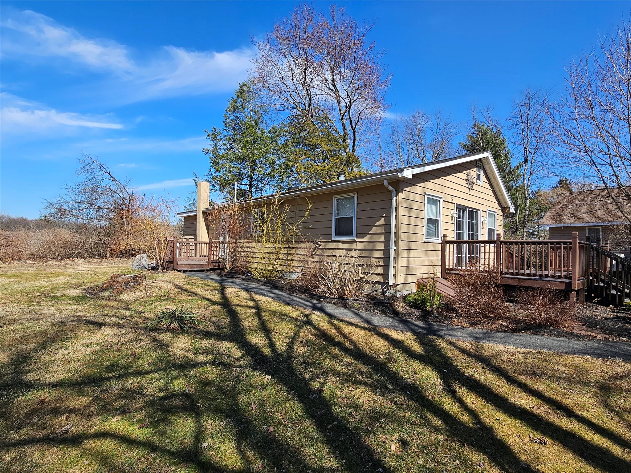 5 Friendly Acres Property Photo