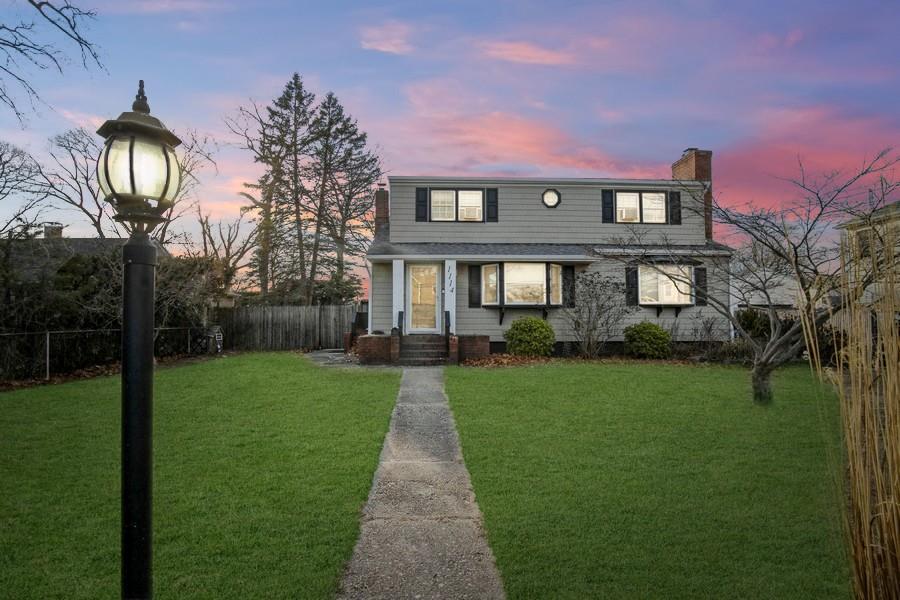 1114 Hyman Avenue Property Photo