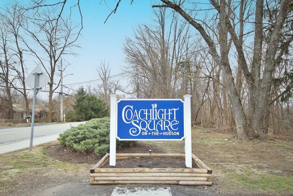 252 Coachlight Square Square 252 Property Photo