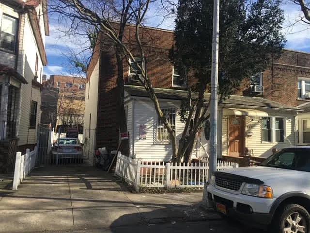 865 East 15 Street Property Photo