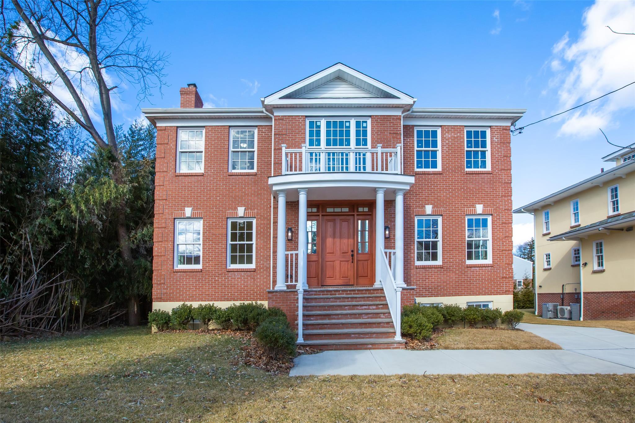 233-17 38 Drive
