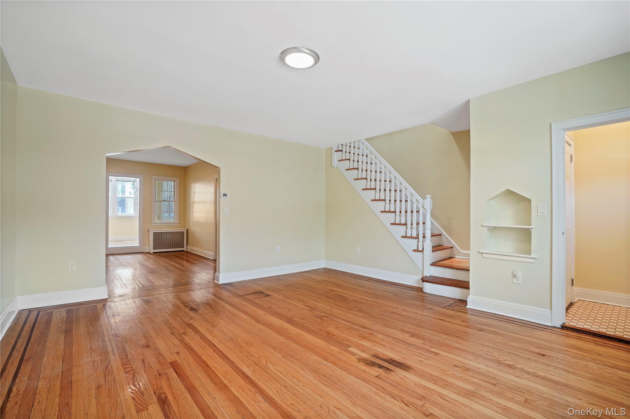 64-18 84 Place Property Photo 4