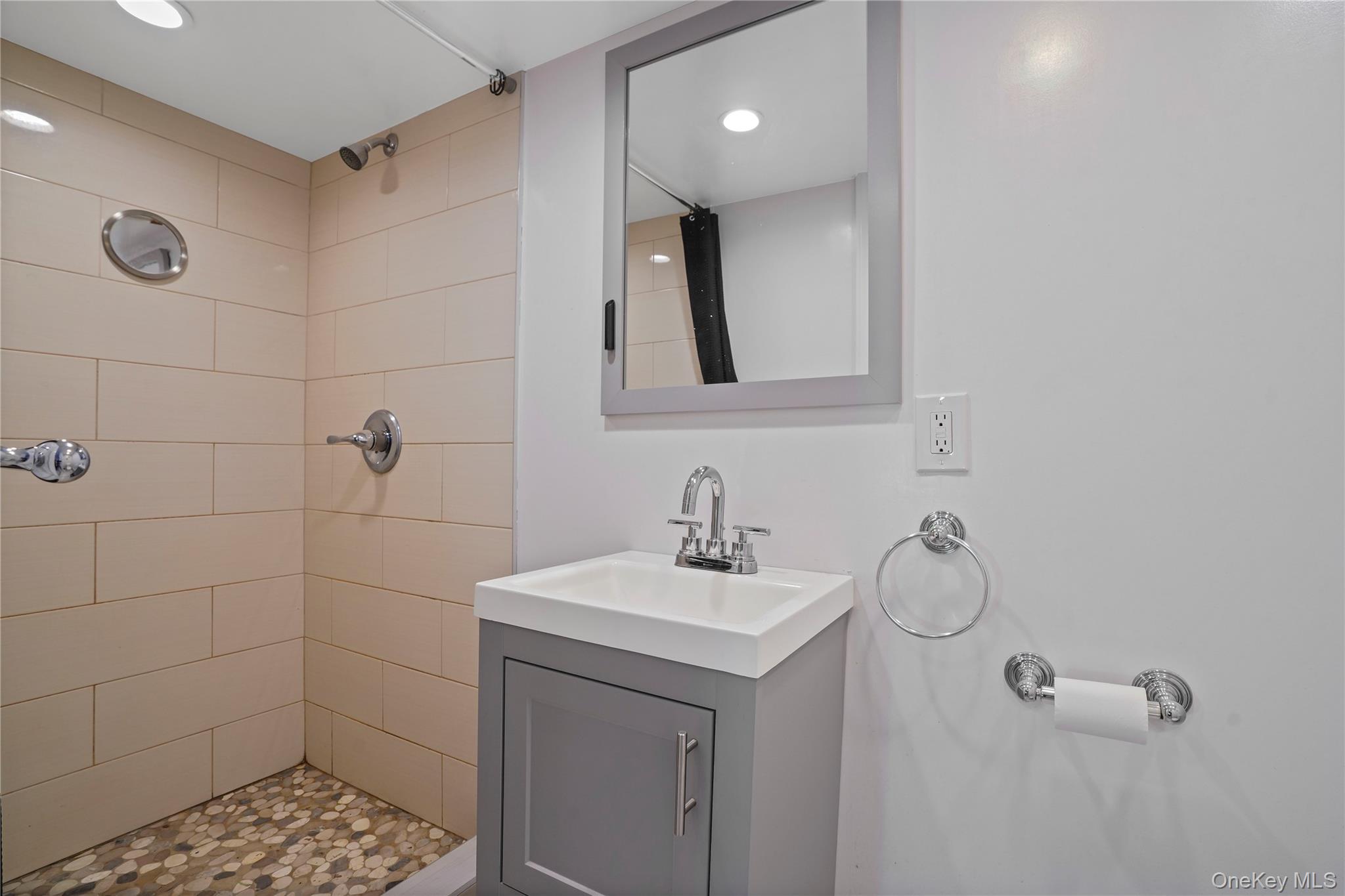 64-18 84 Place Property Photo 17