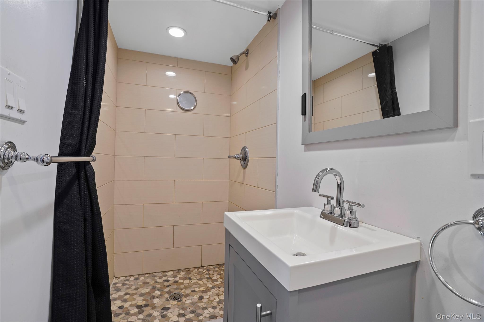64-18 84 Place Property Photo 18