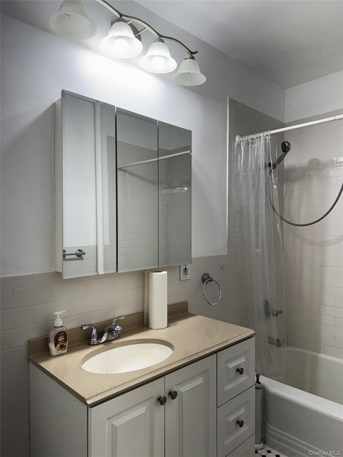 143-50 Hoover Ave 204 Property Photo 20