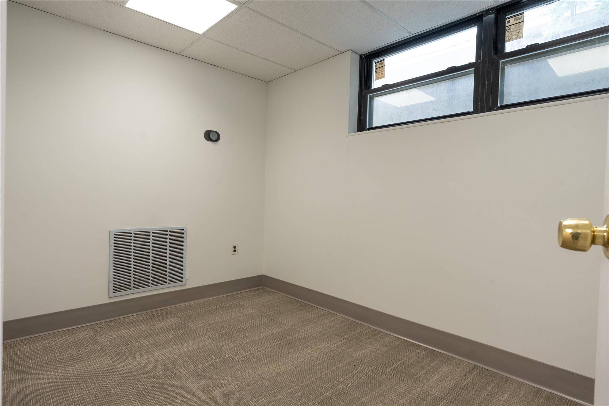 160 Commack Road Property Photo 14