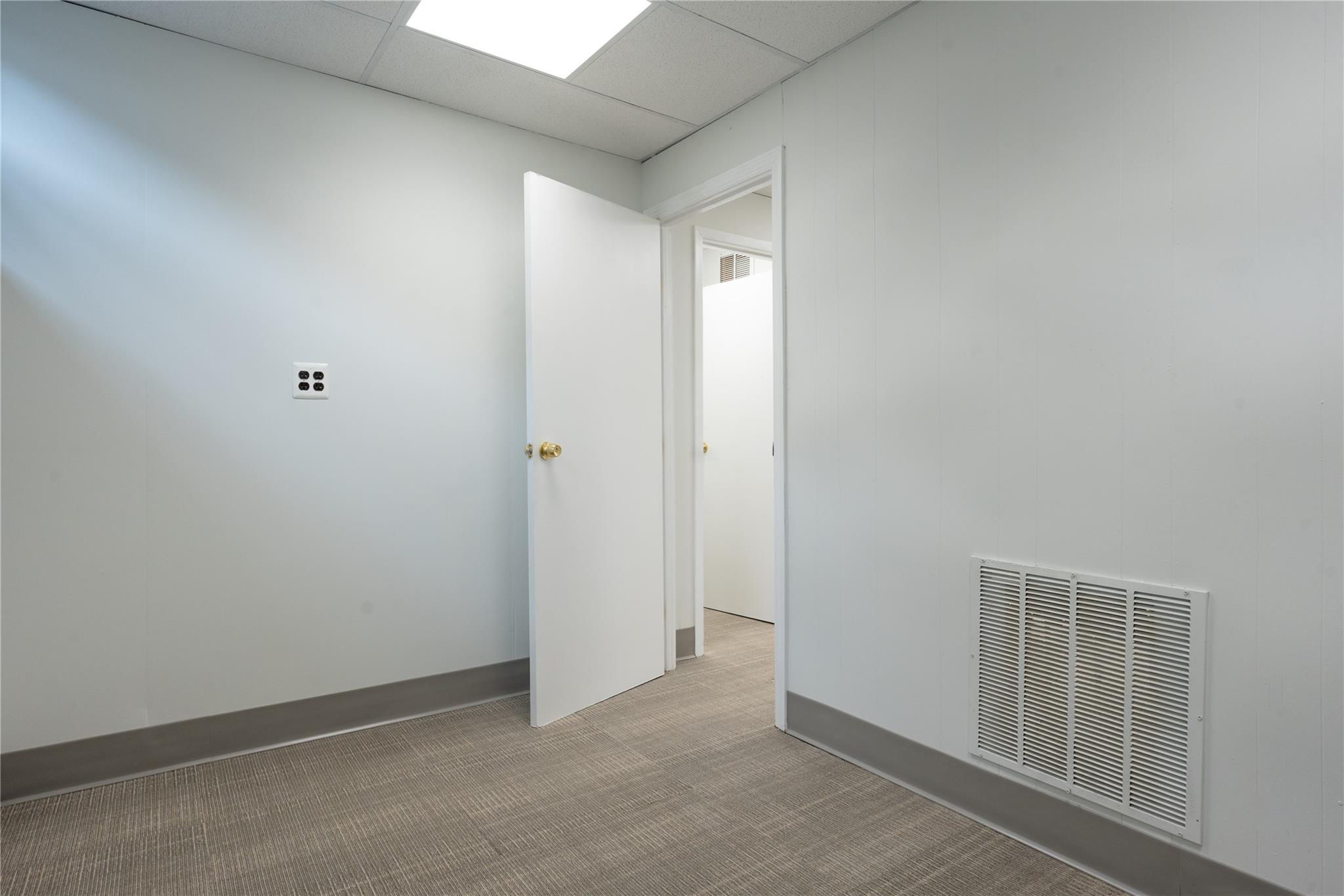 160 Commack Road Property Photo 15