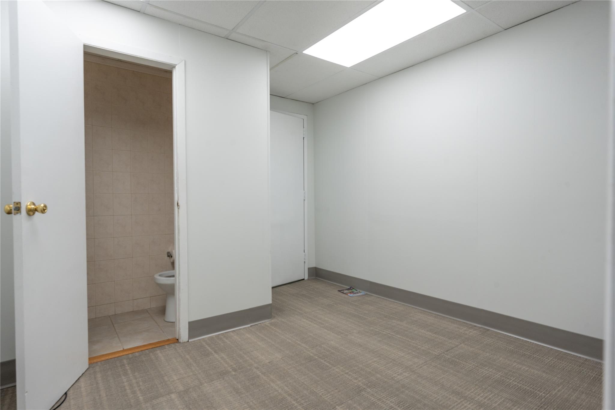 160 Commack Road Property Photo 18