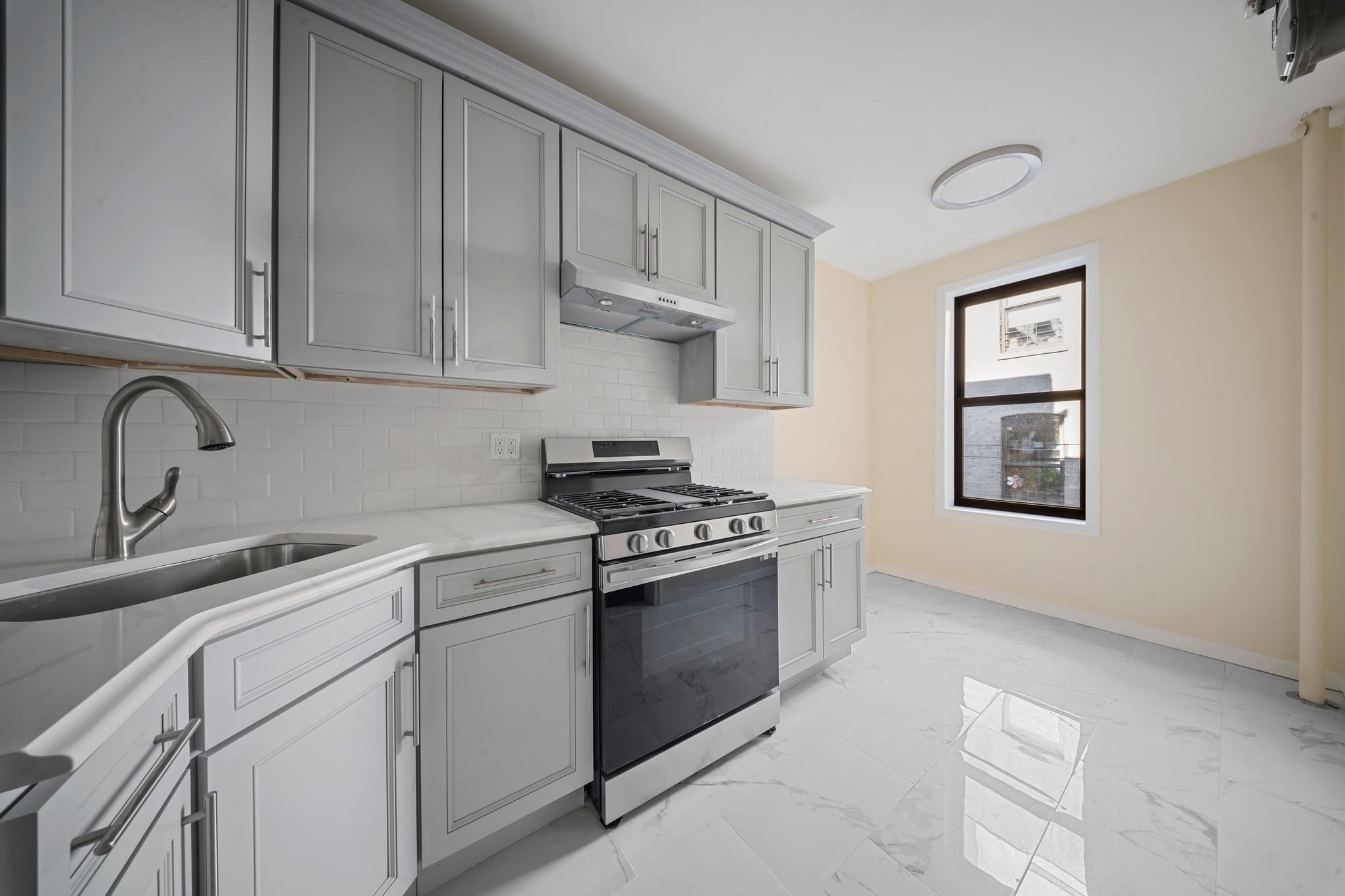 1372 Shakespeare Ave #4c Shakespeare Avenue 4c Property Photo