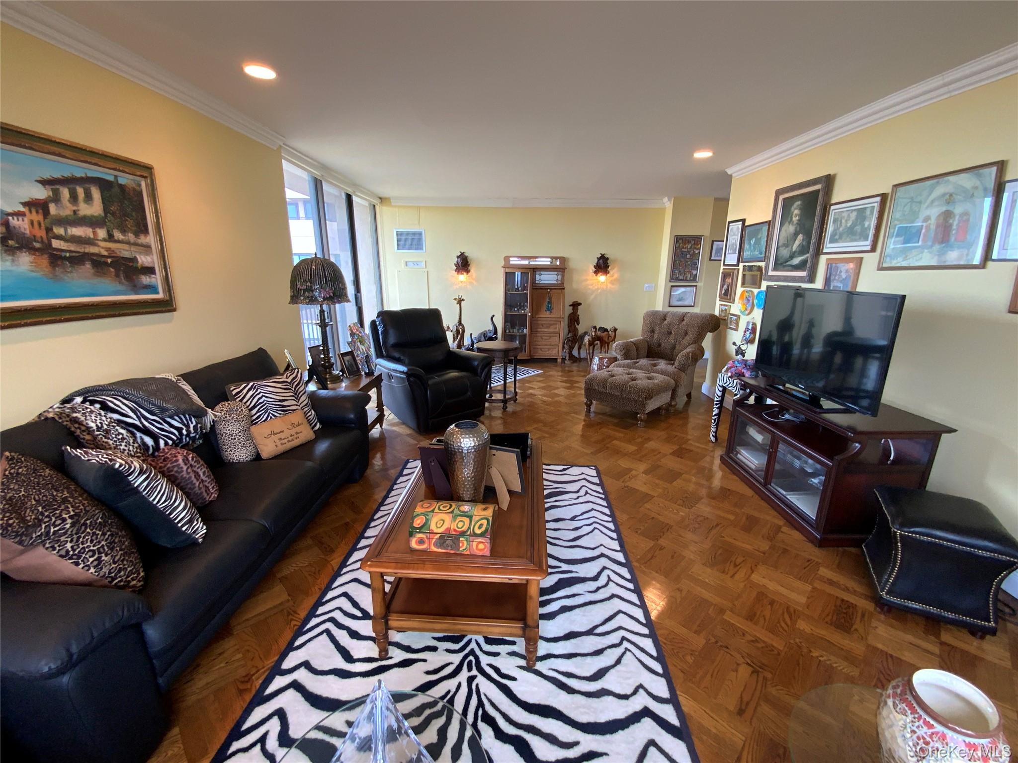 27110 Grand Central Parkway 33d Property Photo 6