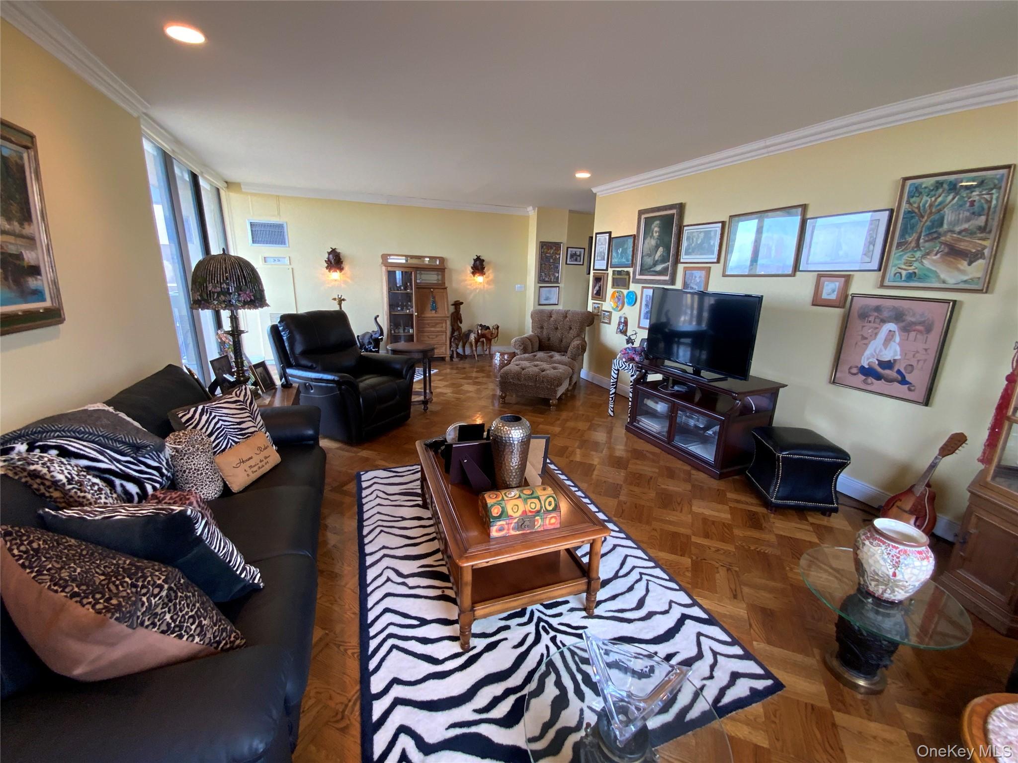 27110 Grand Central Parkway 33d Property Photo 7