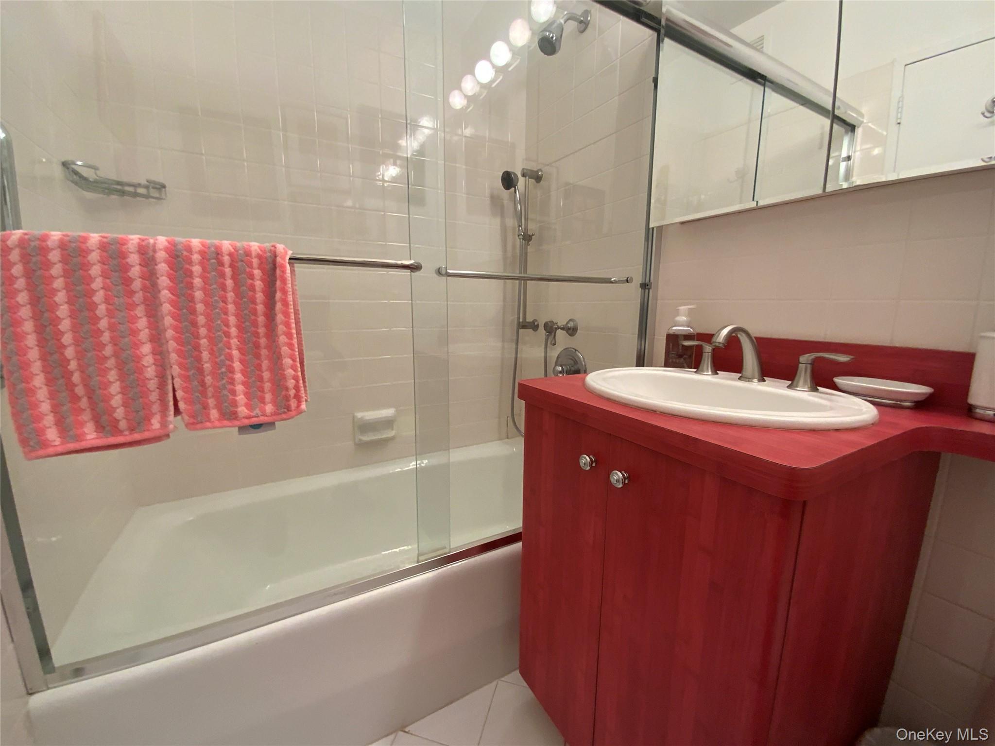 27110 Grand Central Parkway 33d Property Photo 16