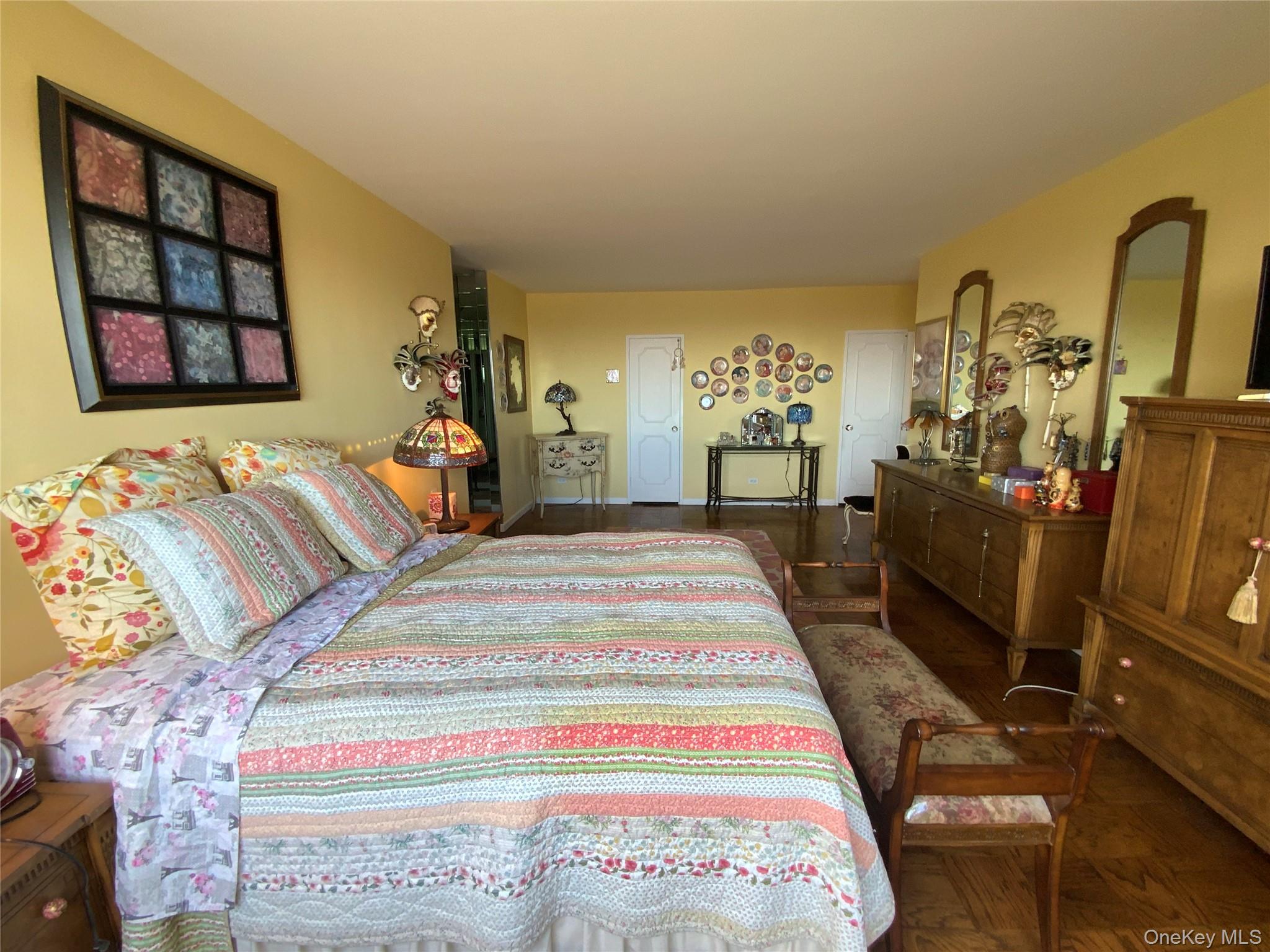 27110 Grand Central Parkway 33d Property Photo 17