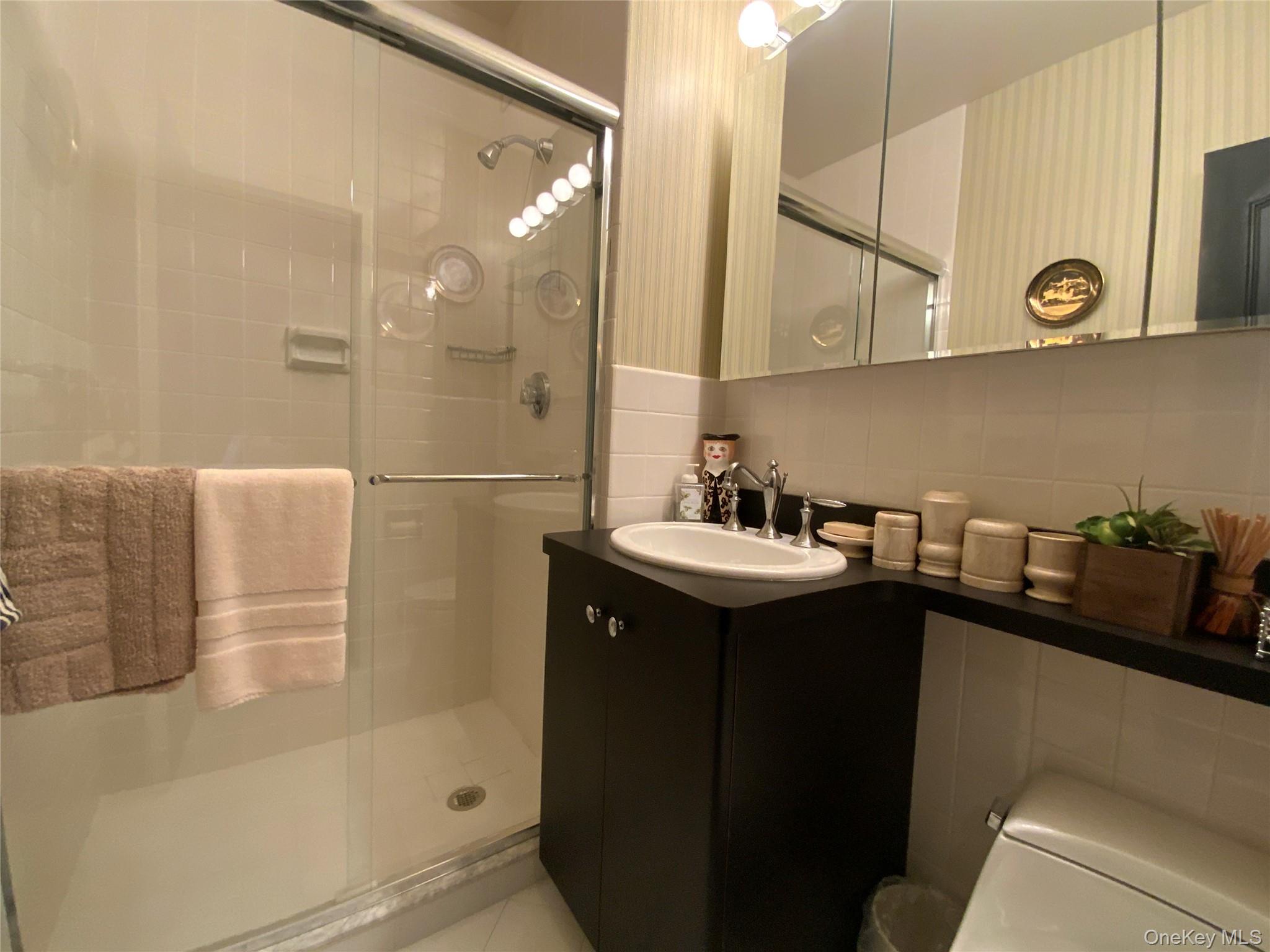 27110 Grand Central Parkway 33d Property Photo 20
