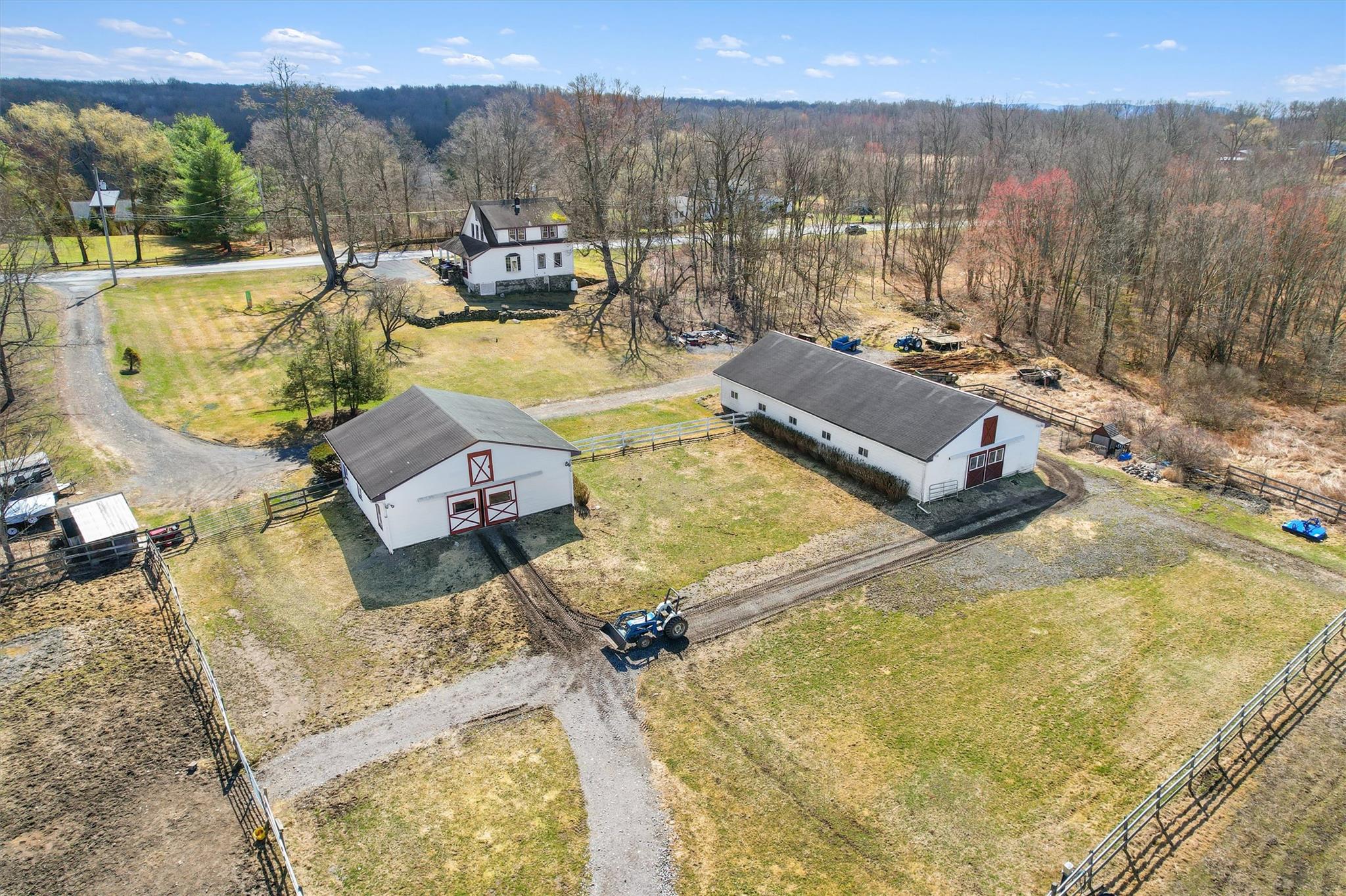 319 Ridgebury Road Property Photo