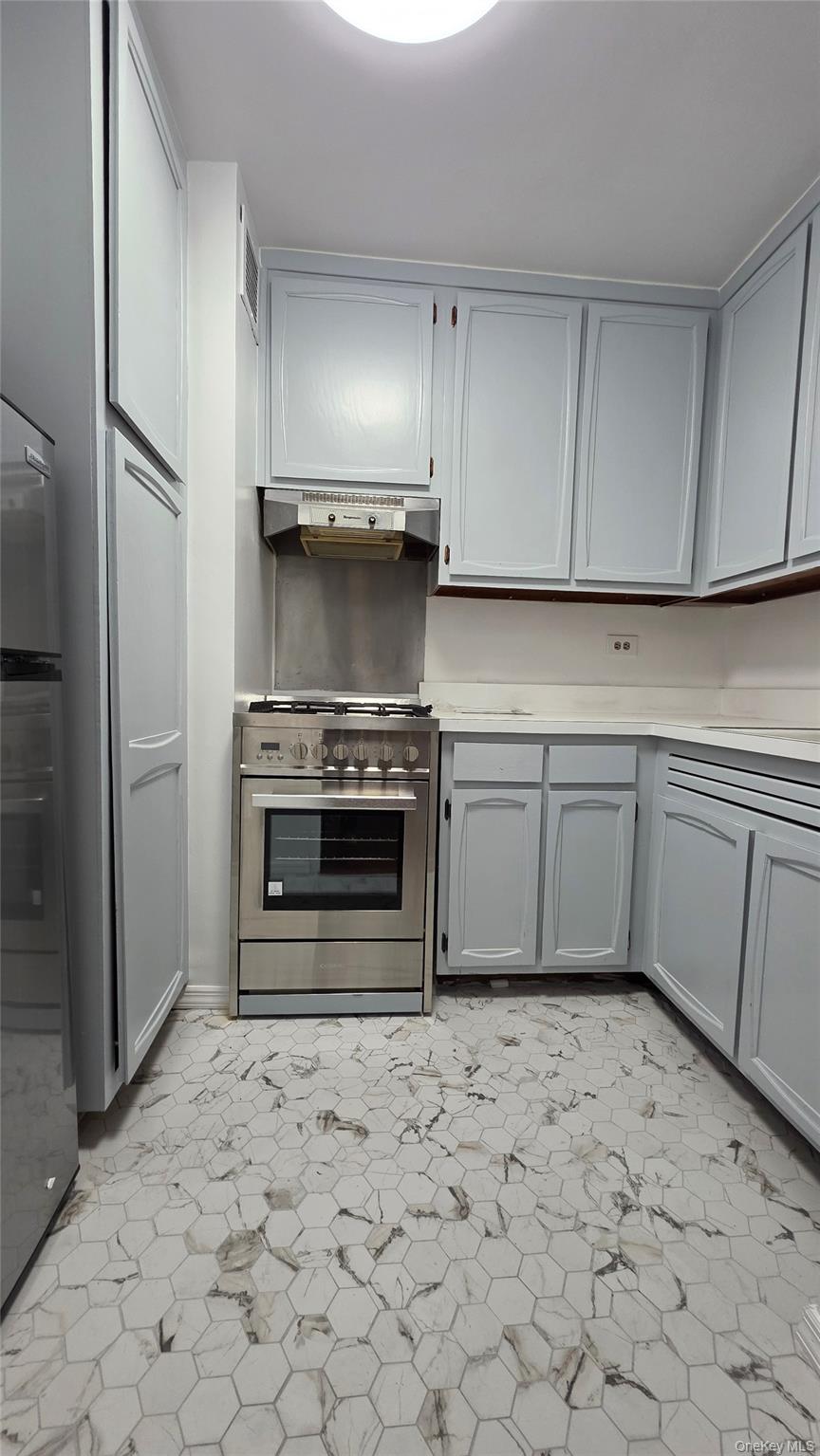 70-25 Yellowstone Boulevard 24b Property Photo 4