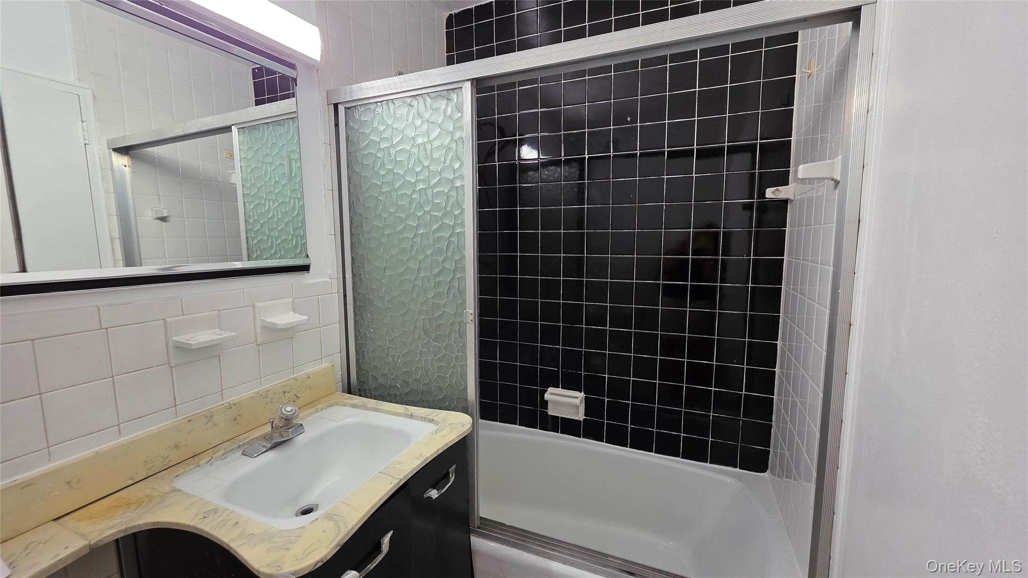 70-25 Yellowstone Boulevard 24b Property Photo 9