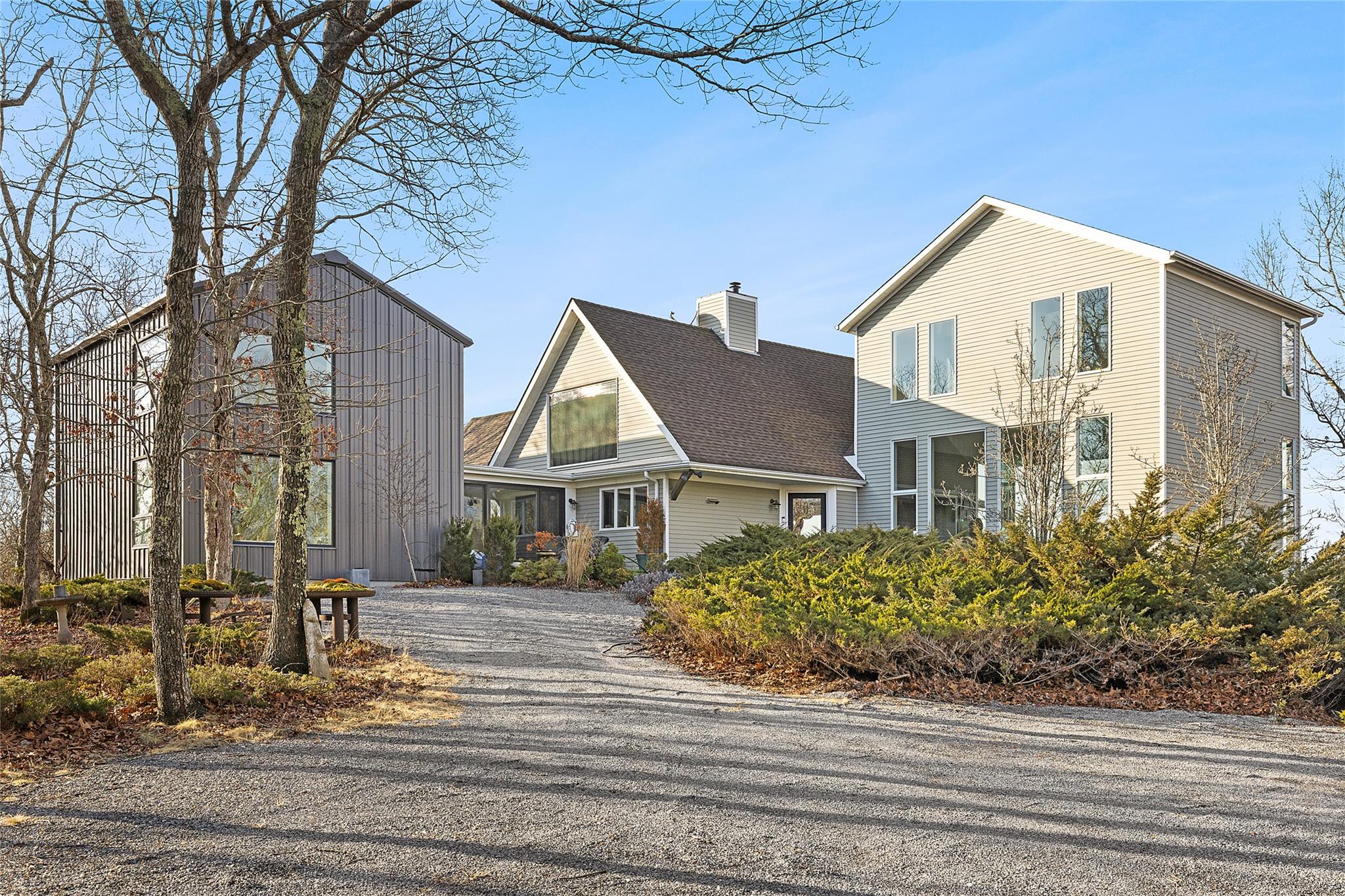 483 Middle Line Highway Property Photo