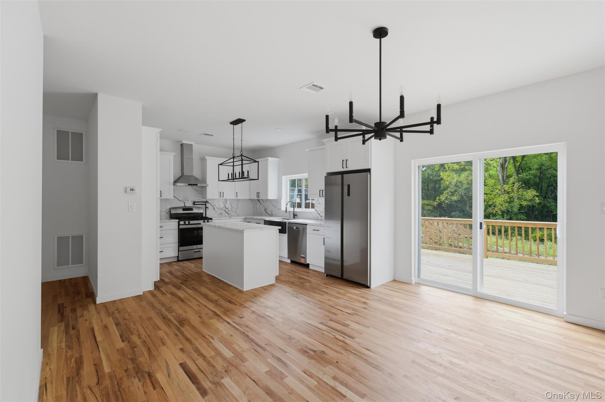 8 Alaina Way Property Photo 14