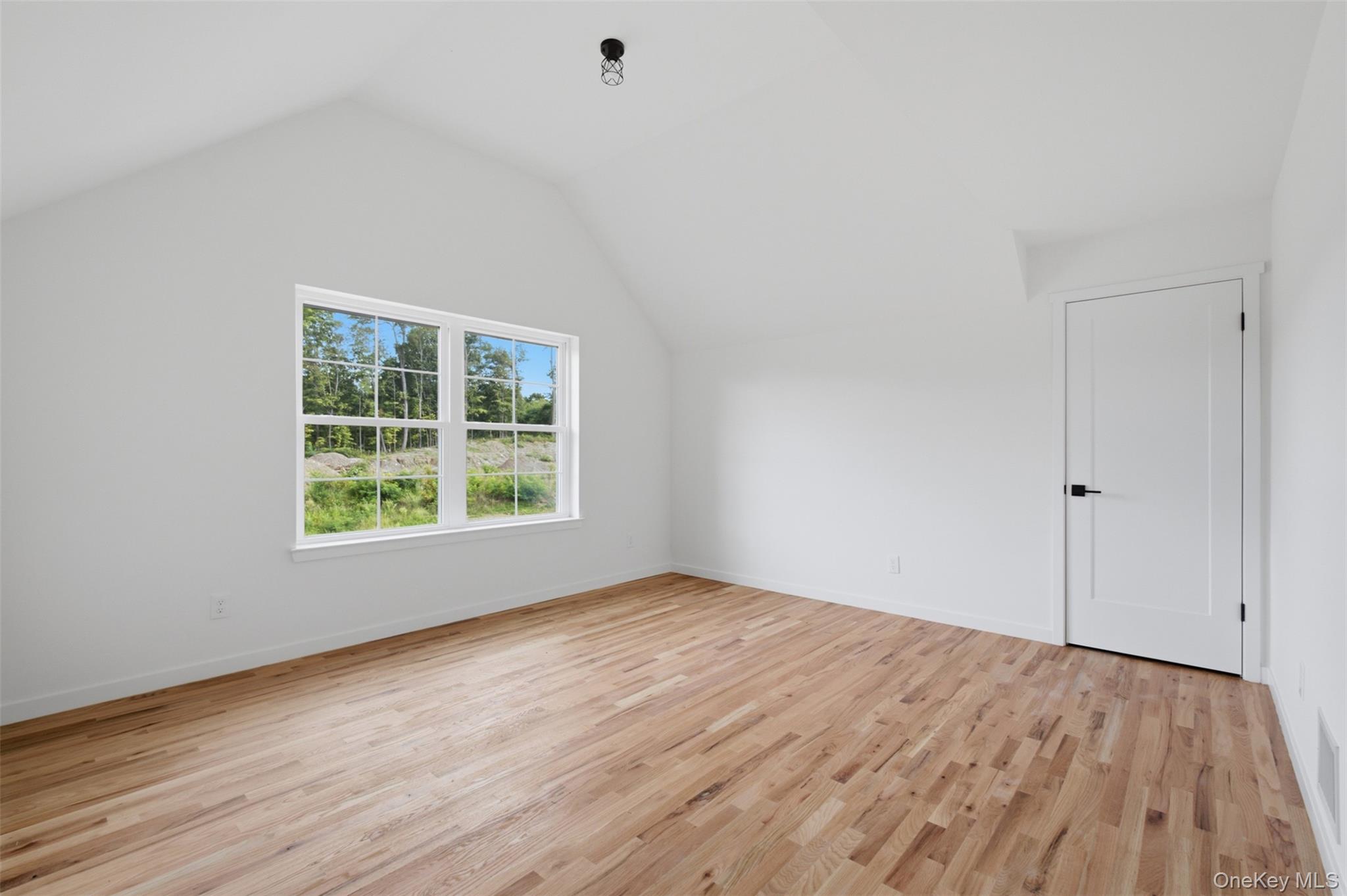 8 Alaina Way Property Photo 23