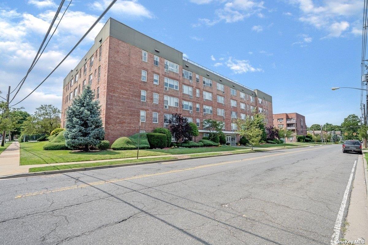 280 GUY LOMBARDO Avenue 5O Property Photo 1
