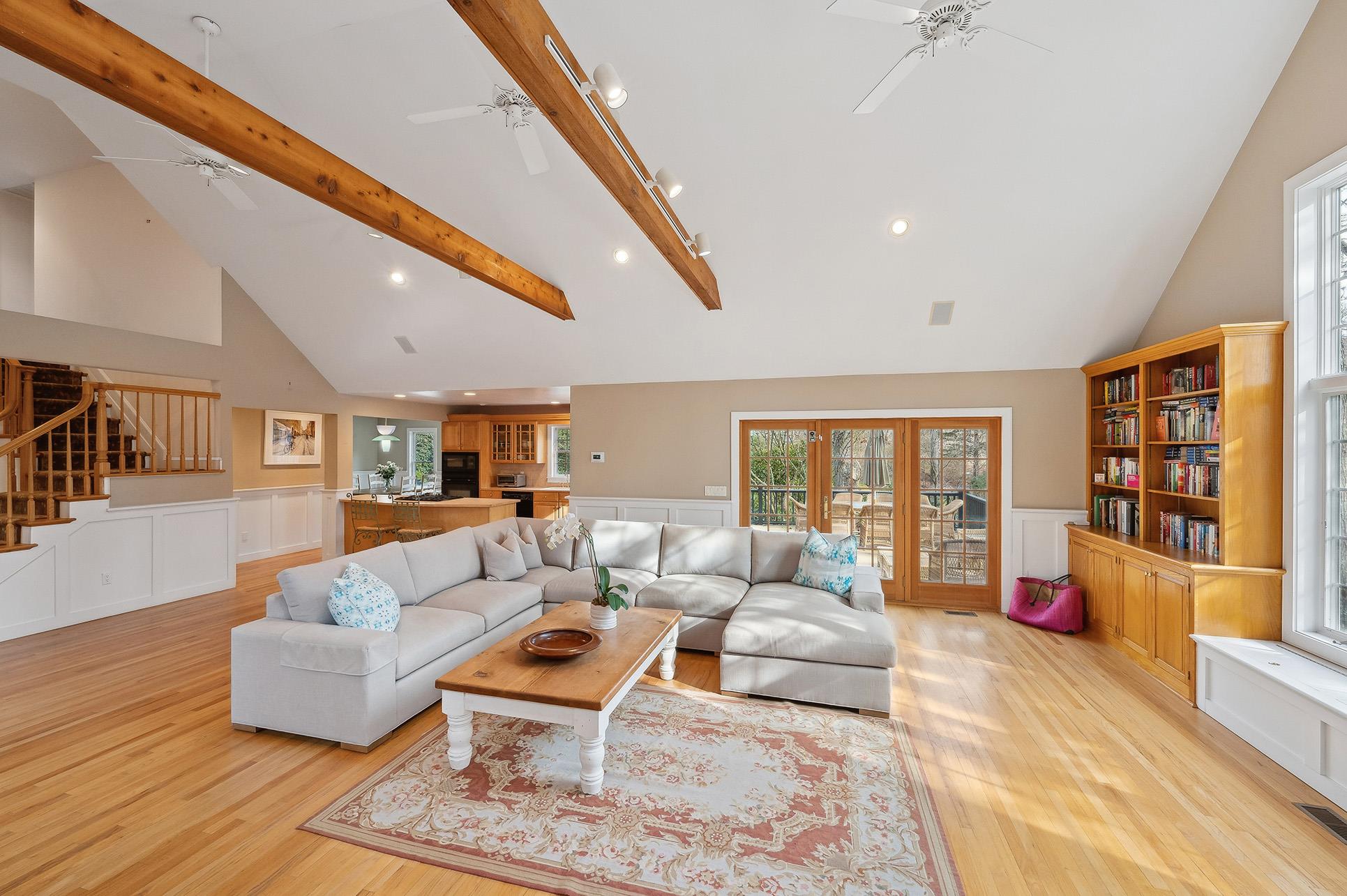 31 Tredwell Lane Property Photo