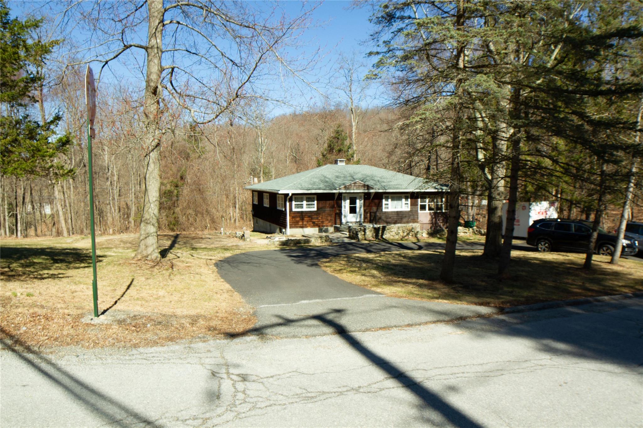 101 Woodmont Road Property Photo 3
