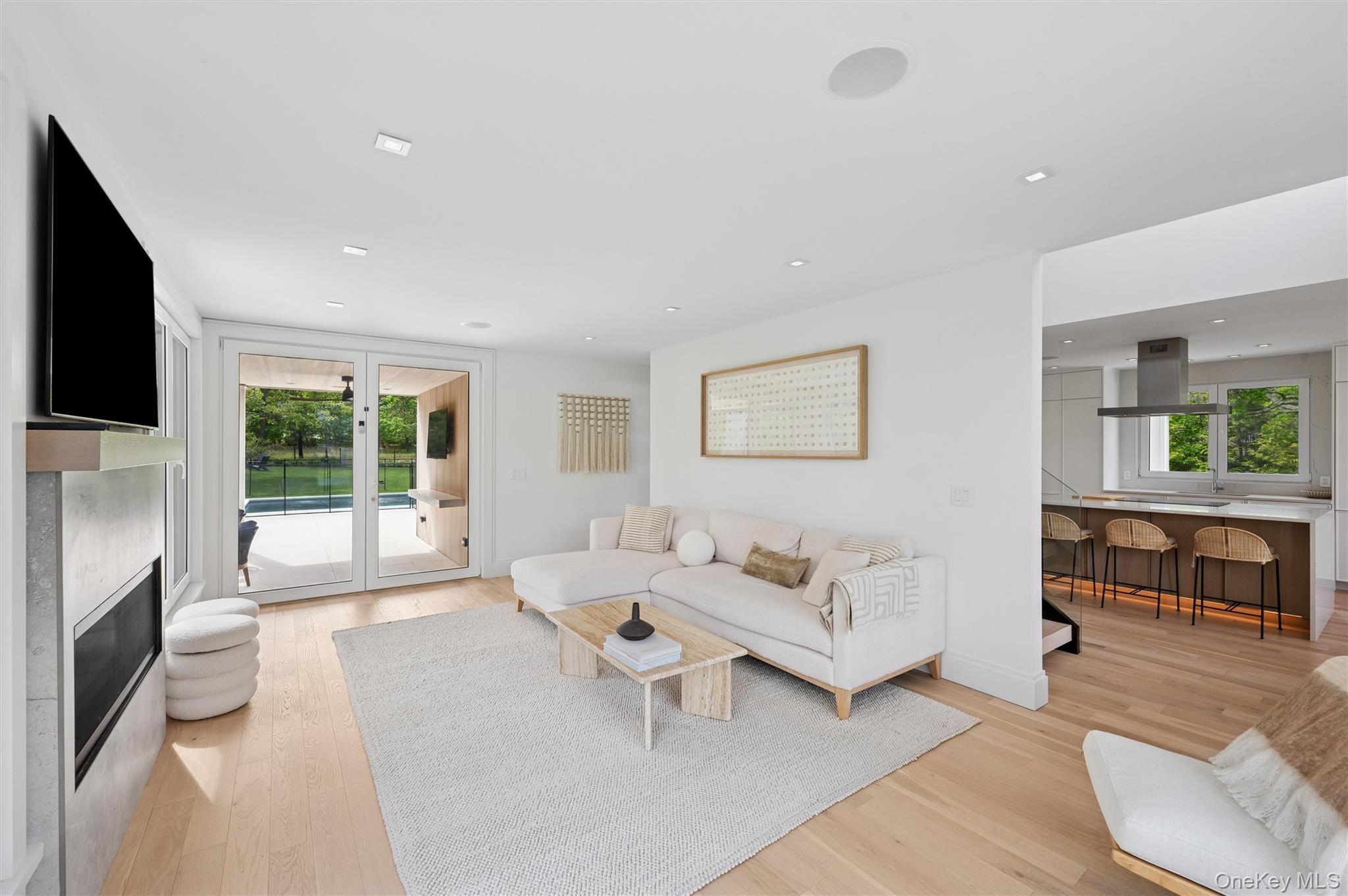 28 Canoe Place Road Property Photo 4