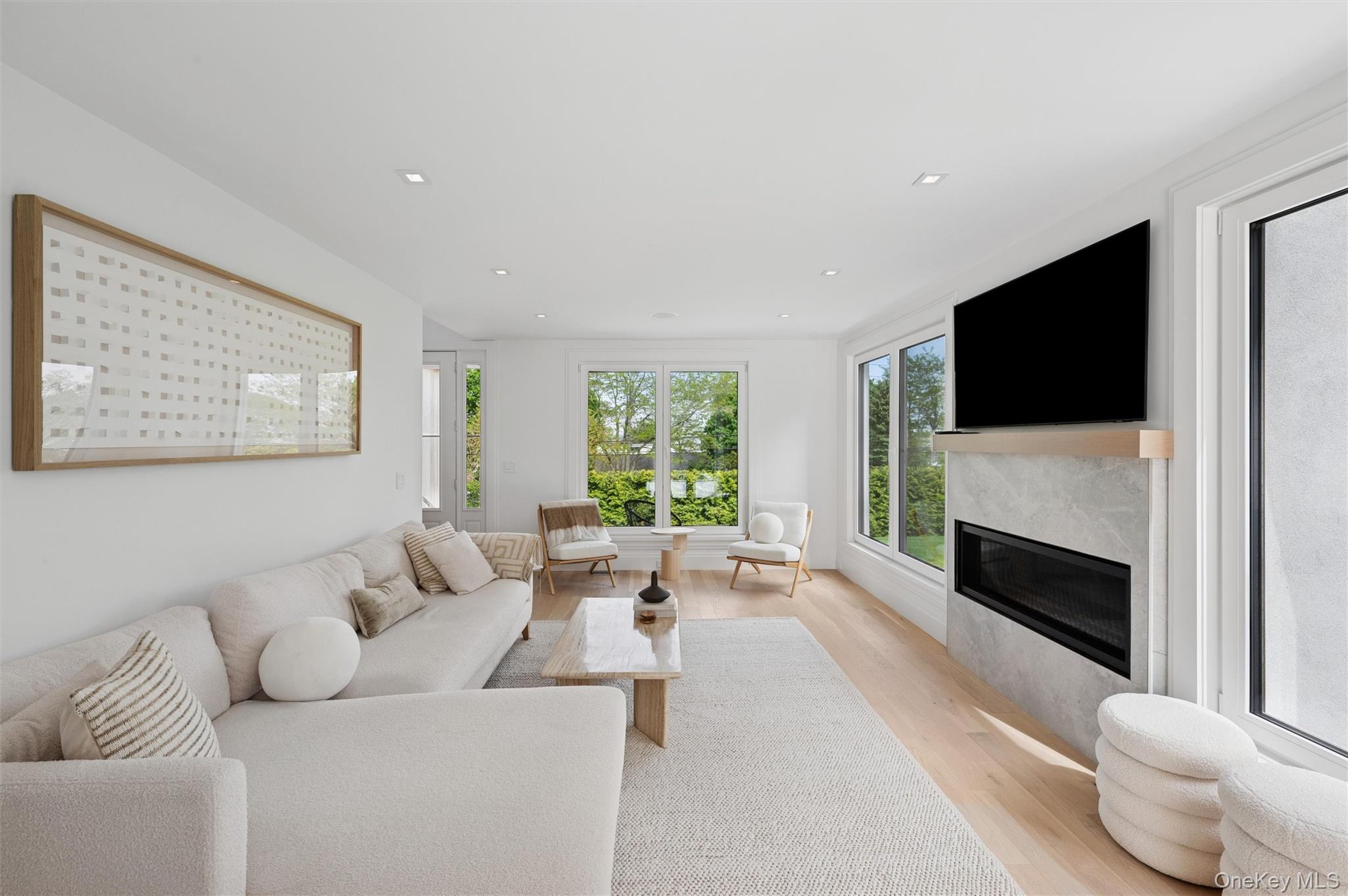 28 Canoe Place Road Property Photo 6