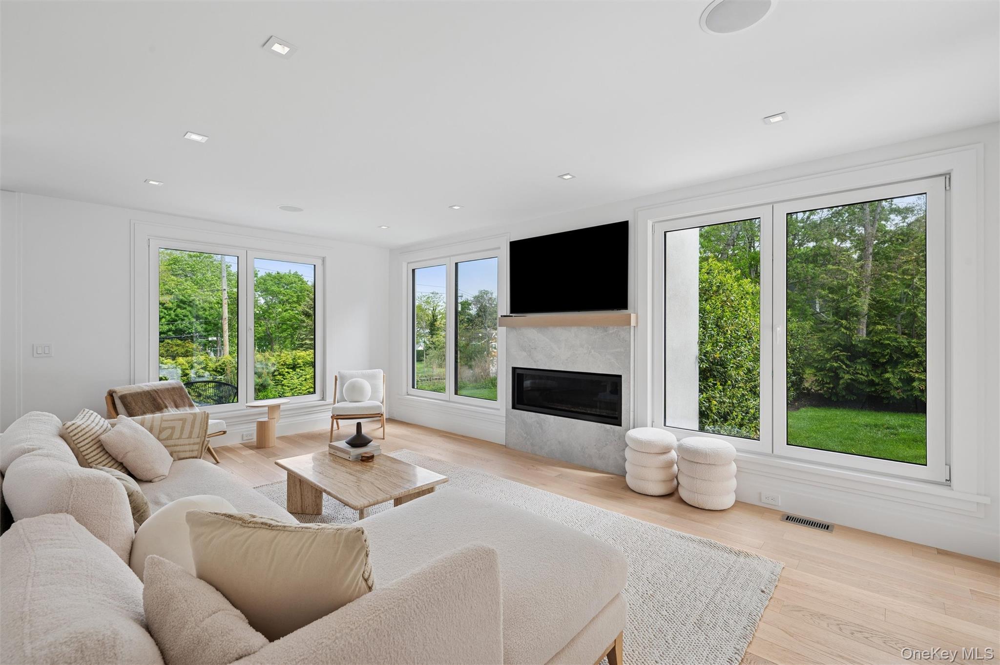 28 Canoe Place Road Property Photo 7