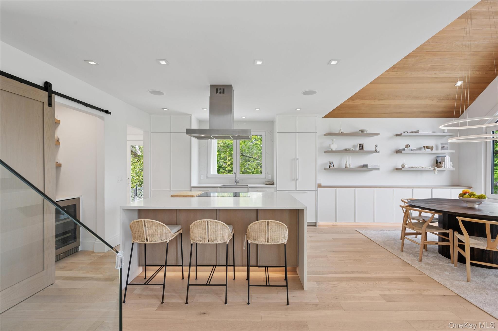 28 Canoe Place Road Property Photo 8